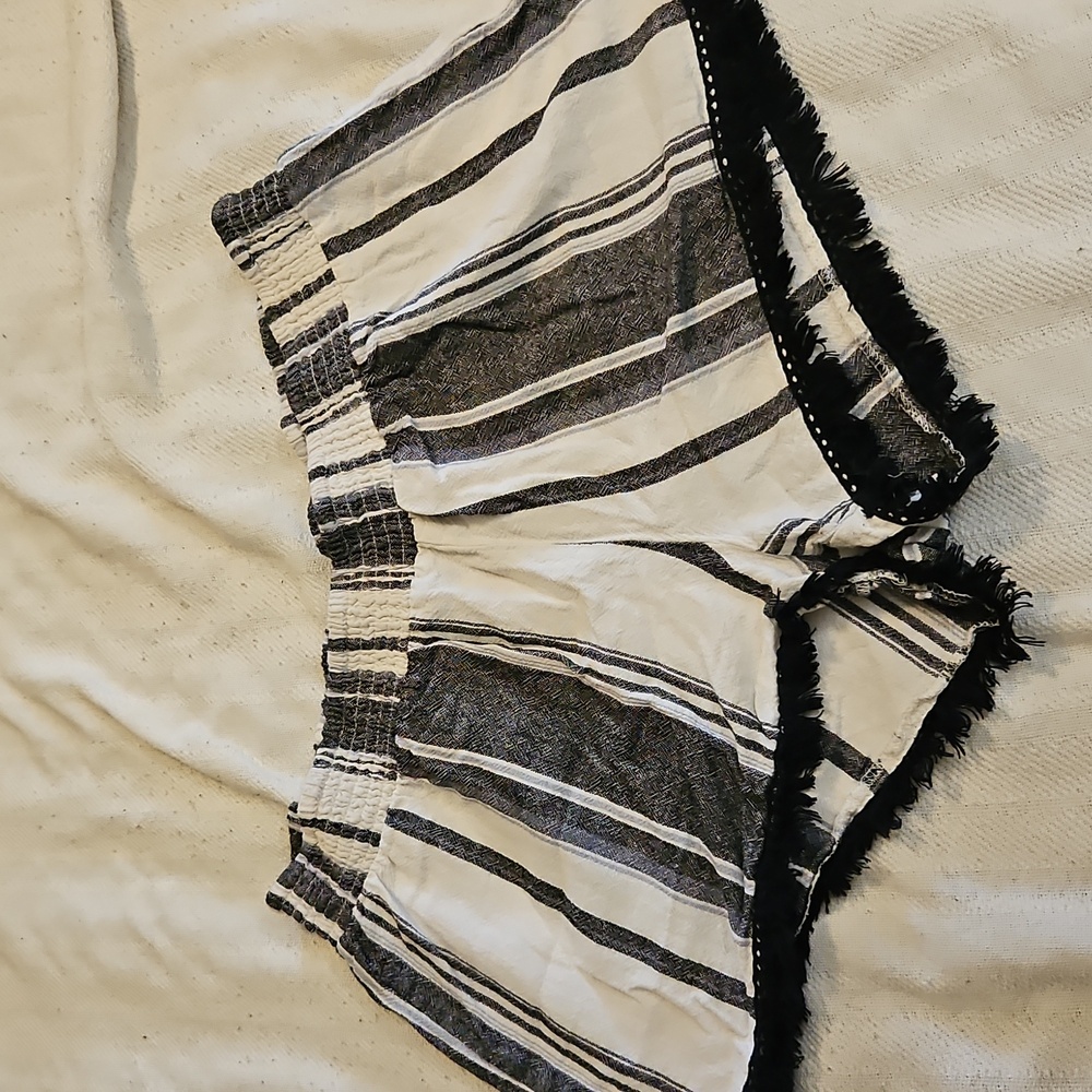 No Boundaries Monochrome Striped Shorts XXL